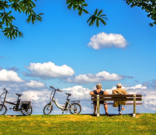 Senior na e-bike’u